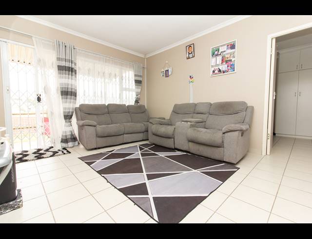 3 BEDROOM SIMPLEX FOR SALE IN MALVERN